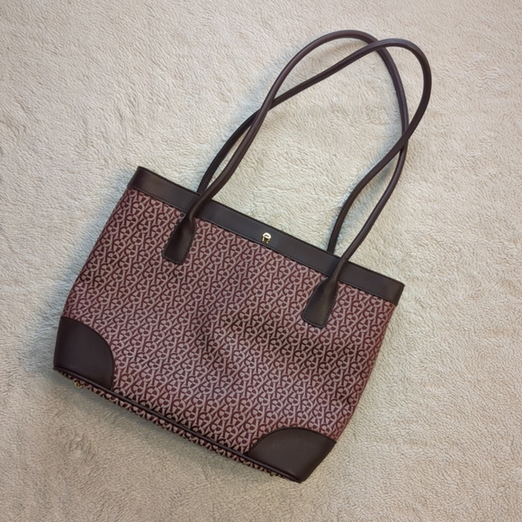 Vintage Etienne Aigner monogram print logo Tote in Burgundy wallet make-up bag - Picture 11 of 12